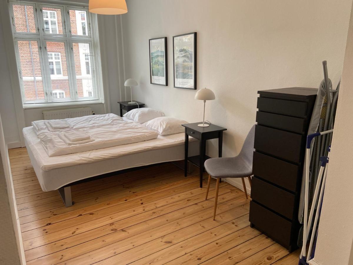 Bright 2-Bedroom Apartment In Elegant Osterbro Copenhague Exterior foto